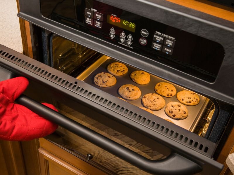 oven is one of the most used appliances in the kitchen.